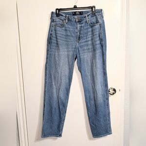 Hollister Ultra High Rise Mom Jeans Light Wash Cropped W31 L27